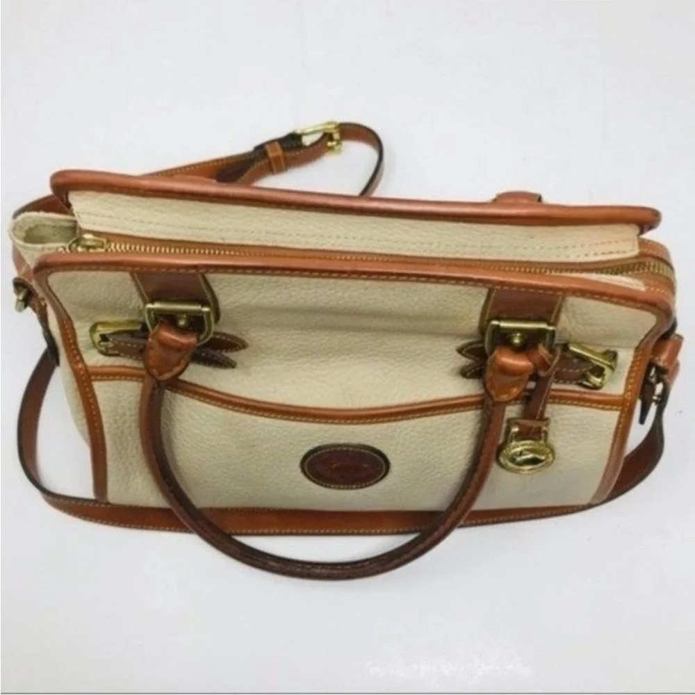 Dooney and Bourke vintage all weather  Leather Handbag